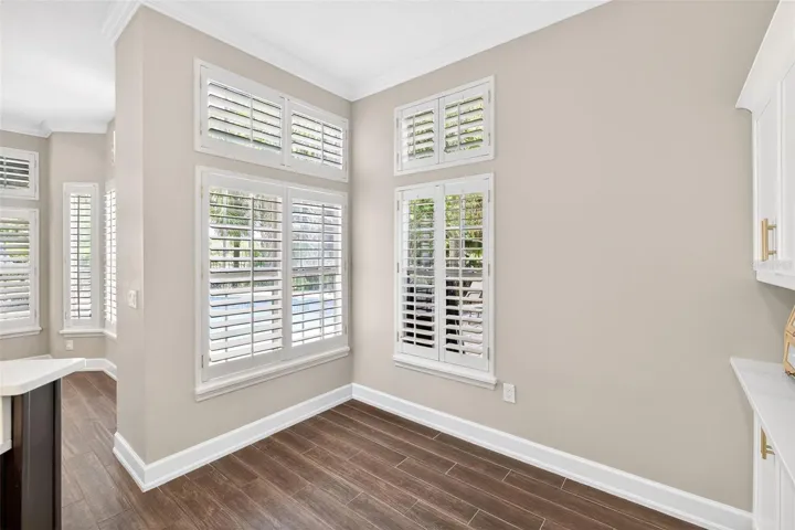 Breakfast Nook10'x6'