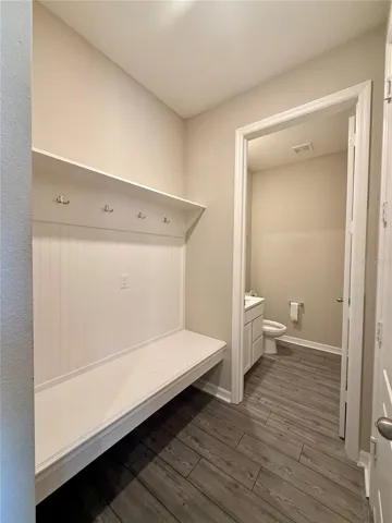 Mudroom, 1/2 Bath