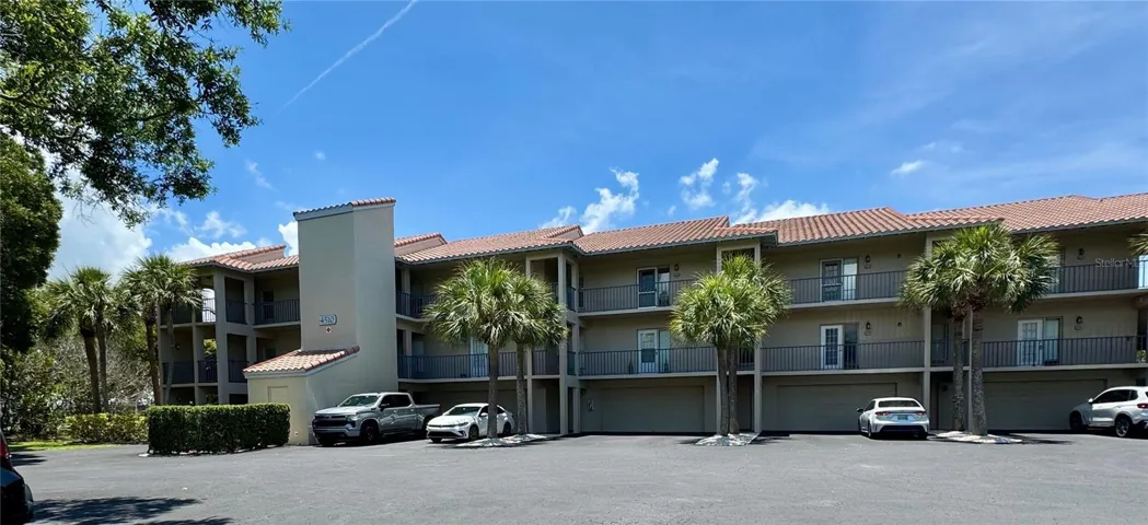 Cartegna Exterior
