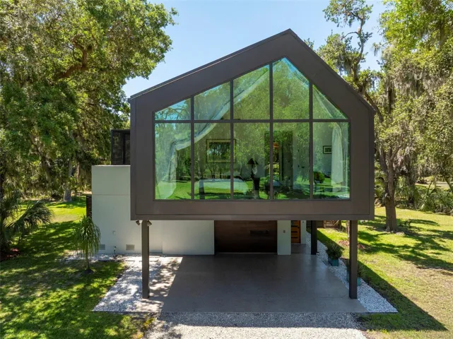Detached Guest Residence Nestled Within Private Grounds