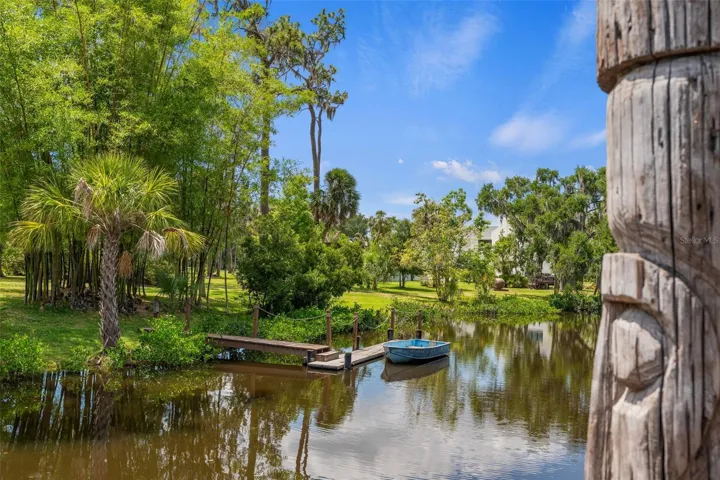 Lagoon Access for Kayaking & Waterfront Exploration