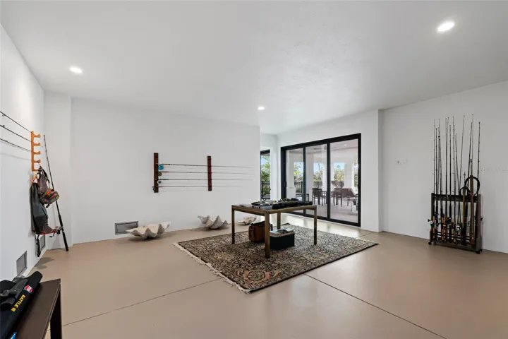 Flexible Multipurpose Space with Direct Terrace Access