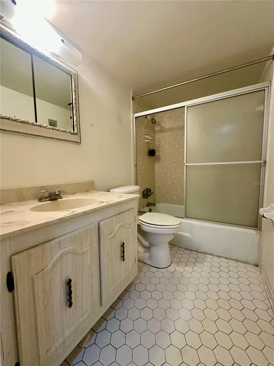2nd Bathroom