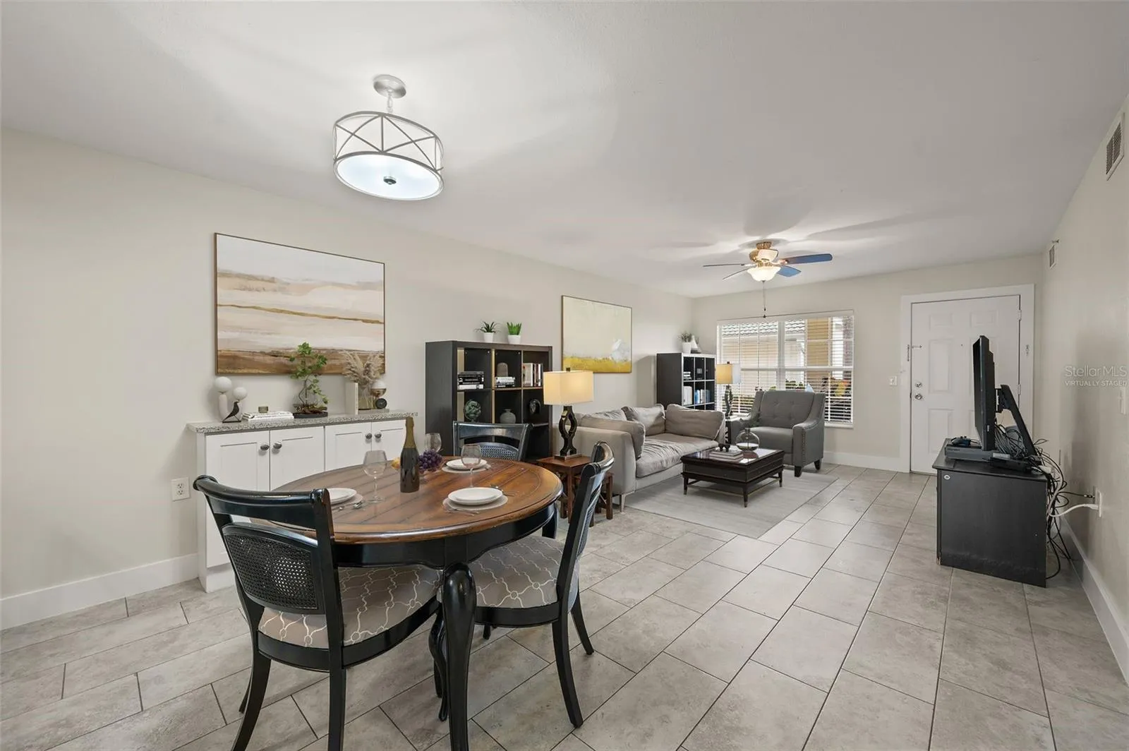 Virtually Staged with decorative items