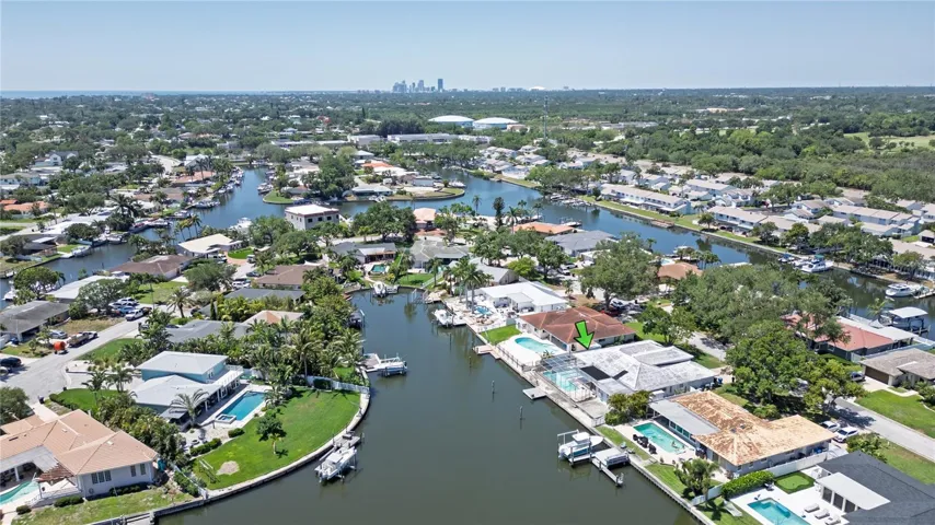 Near to Downtown St Pete!