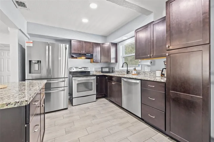 Fully Updated Kitchen!