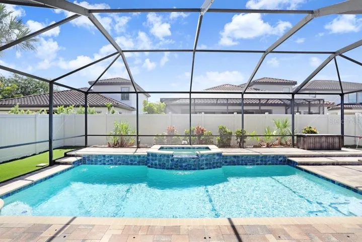 Pool & Spa