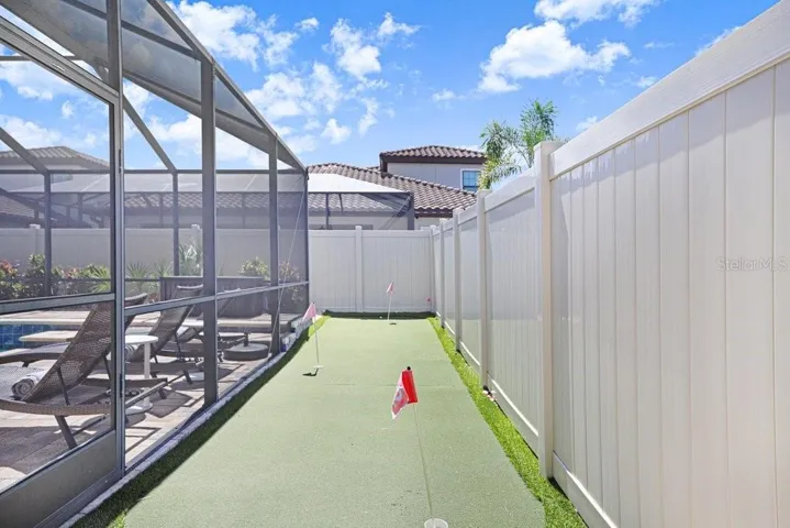 Turf Putting Green