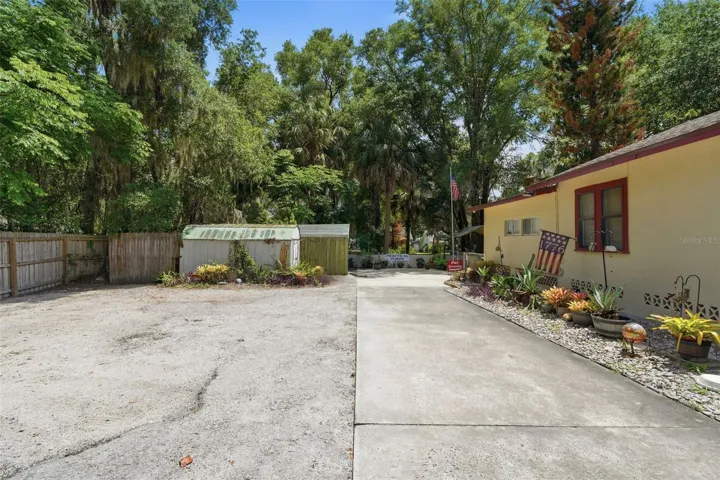 PARKING AREA