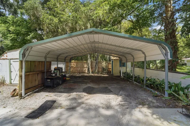 CARPORT