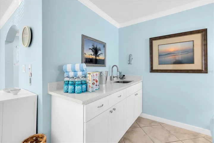 Wet bar