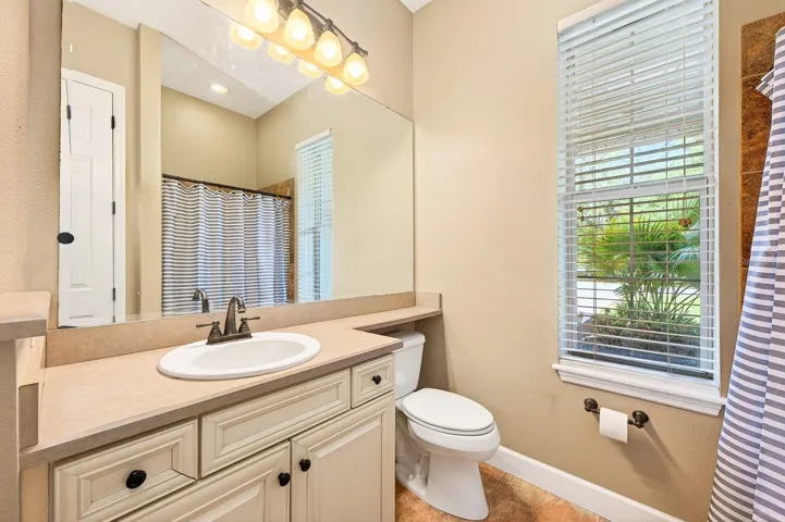 Main floor full bath.