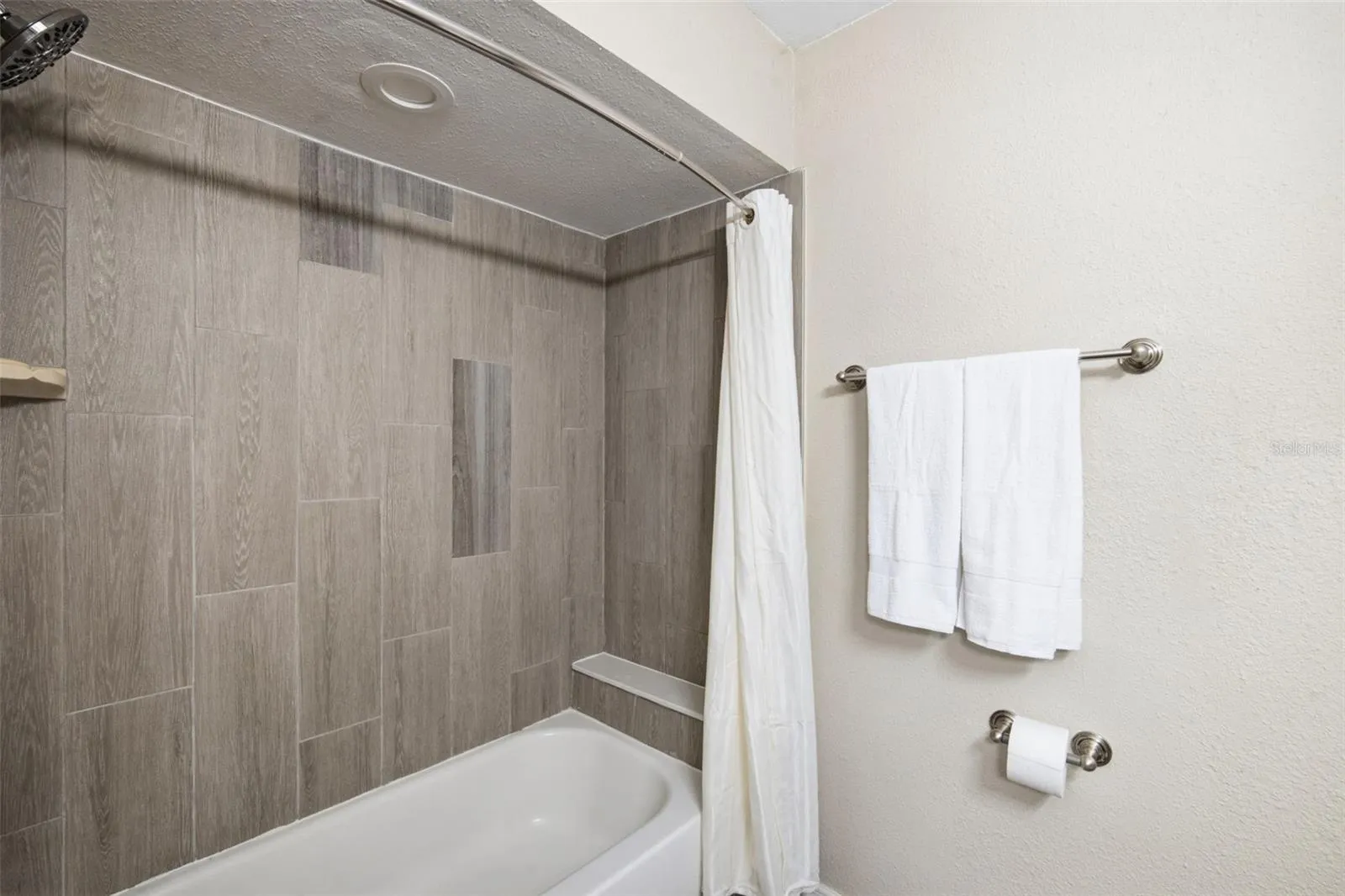 2nd Bathroom