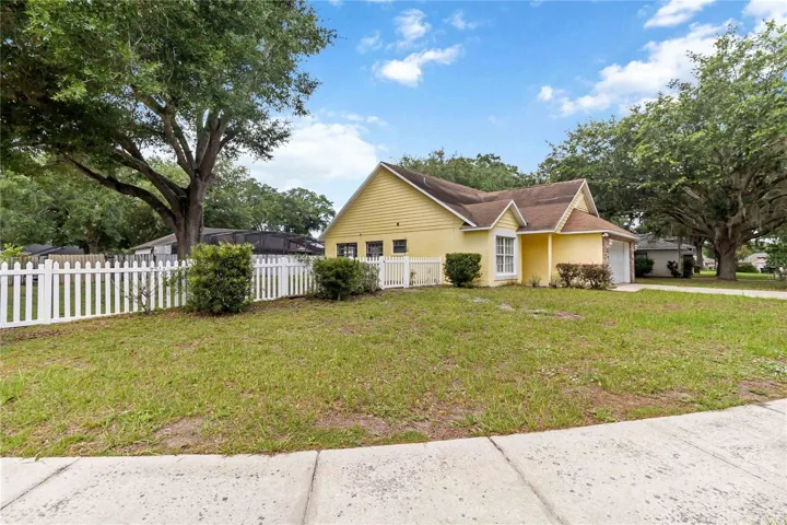 Spacious front and back yard