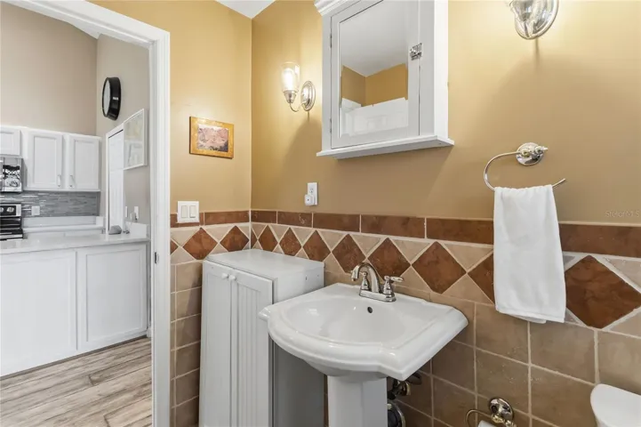 Tub with Shower
