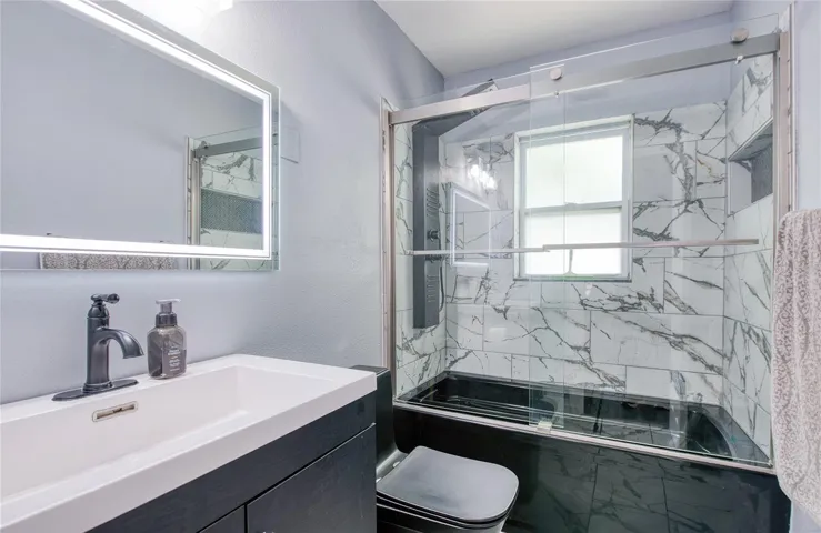 Updated Bathroom w/ Tub and Shower Combo
