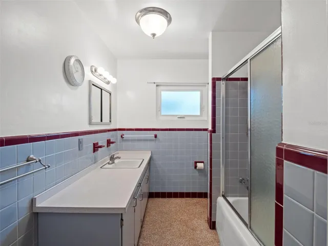 Full Bath 2