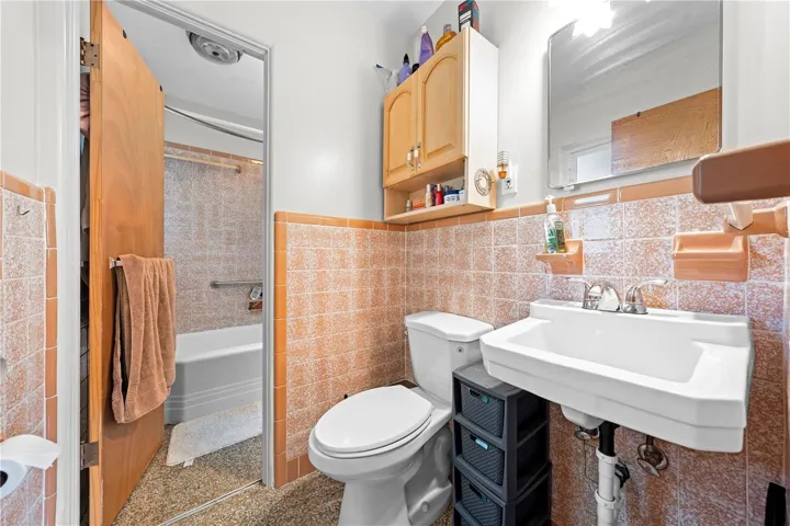 Jack and Jill Bath