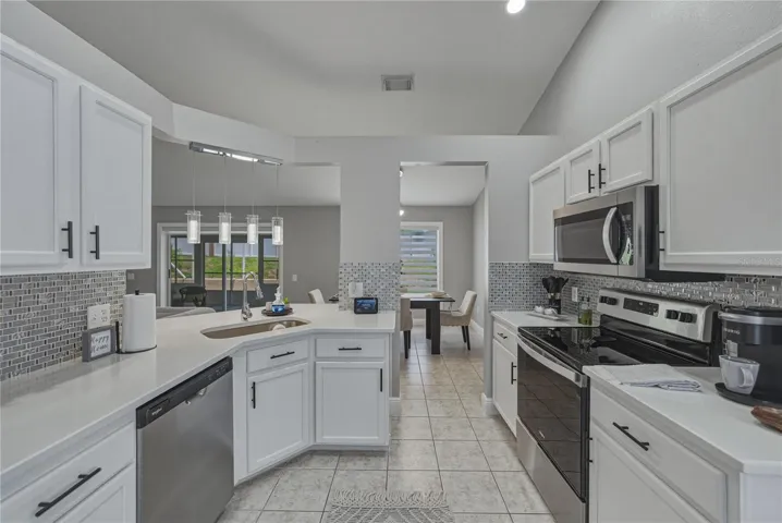 Kitchen w/Stainless Steel Appliances