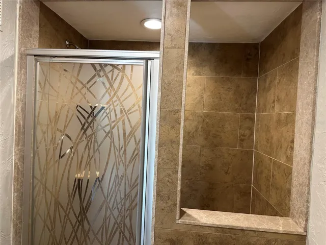 2nd Bathroom