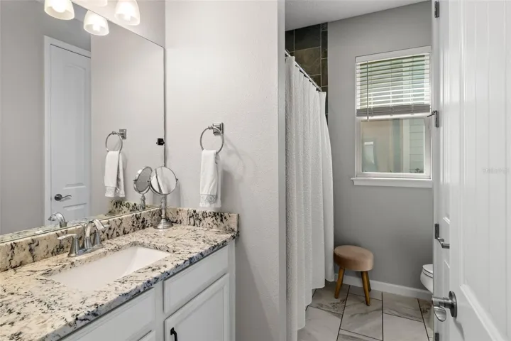 Guest Bathroom with Tub