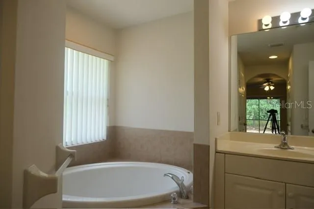 Primary En-suite with garden tub