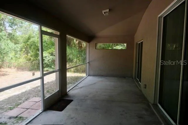 Covered, screened lanai