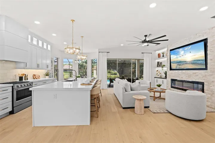 Living Room + Kitchen + Dining nook.