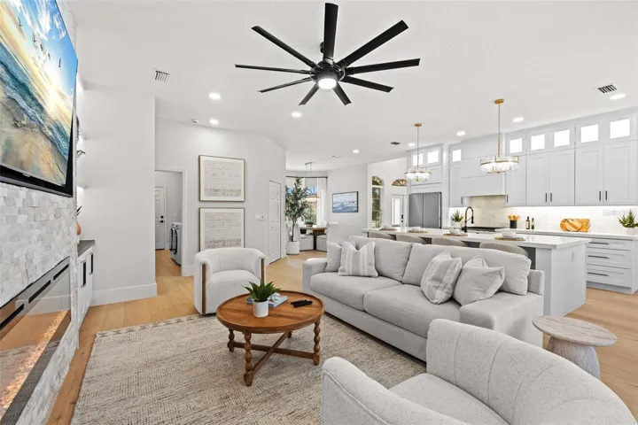 Spacious open floor plan for entertaining