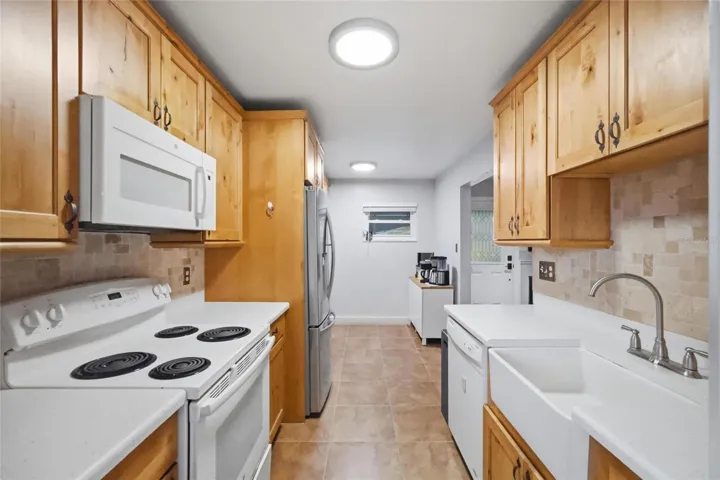 kitchen and farm sink