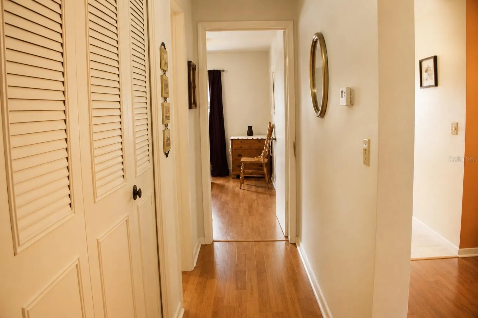 Hallway to BR #2