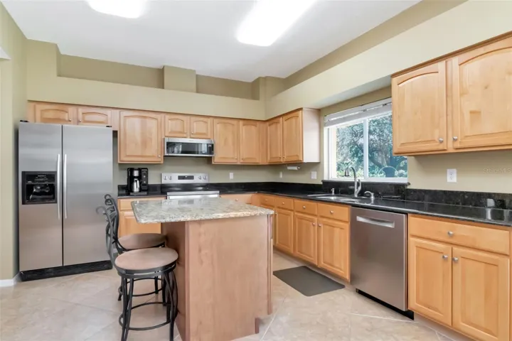 Well-Appointed Kitchen with S/S Appliances