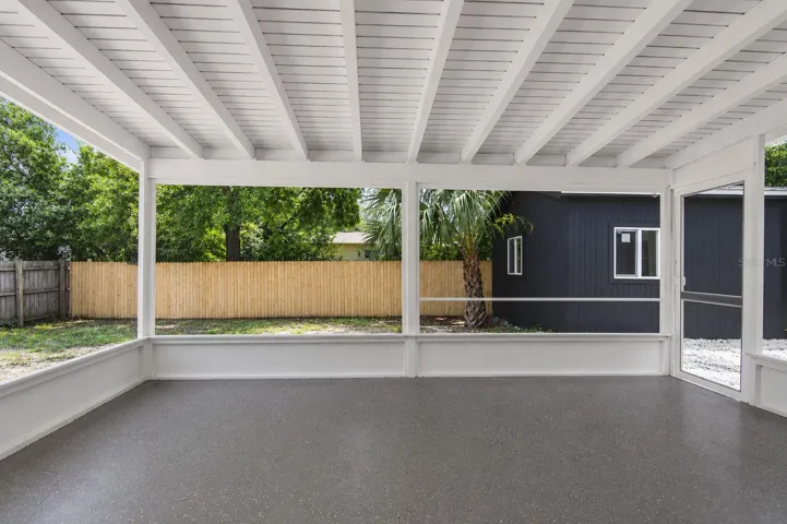 Large screened lanai