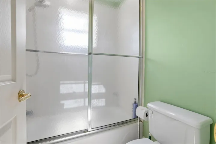 Jack and Jill connecting Bedrooms 3&4