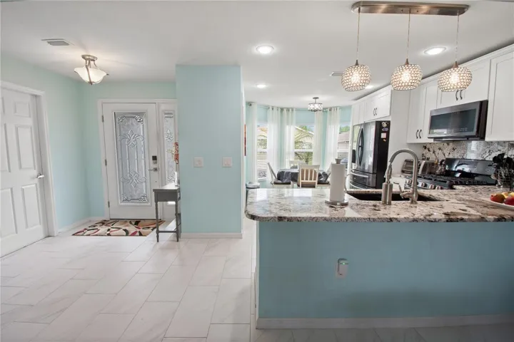 Foyer / Kitchen