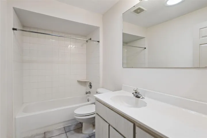 Well-maintained guest bathroom