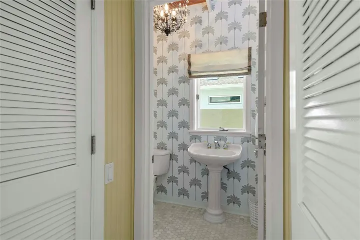 Powder Room between Dining Area and Florida Room