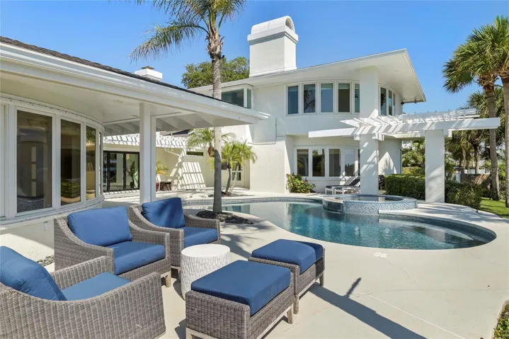 Poolside and Water Front Entertaining