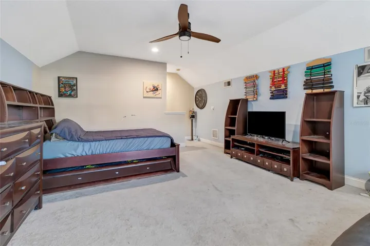 upstairs bonus room