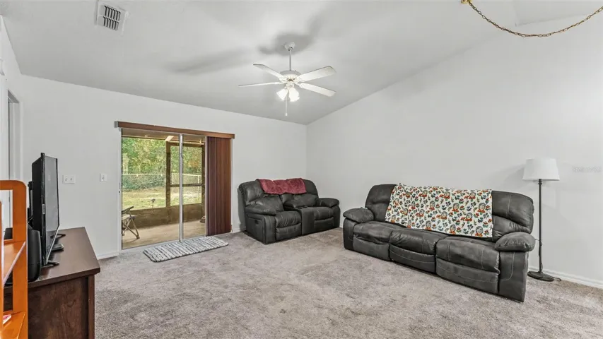 3224 Living area