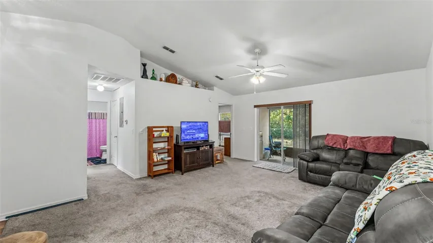 3224 Living area