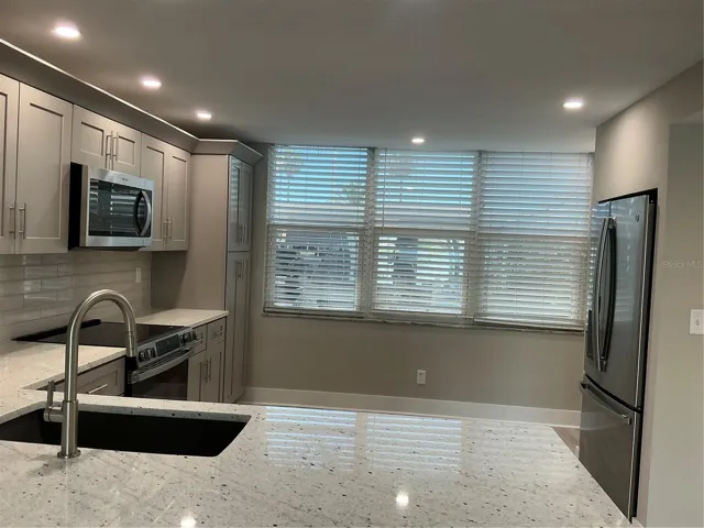 Large Kitchen windows for natural sunlite