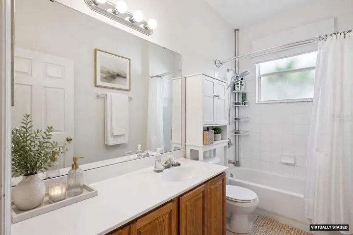 *Virtually staged* Full bath 2