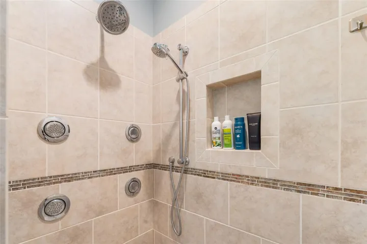 Jetted Shower