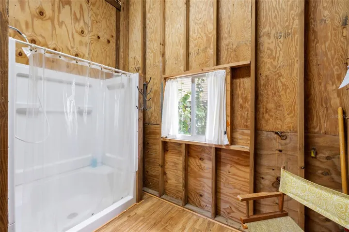 Outdoor shower room