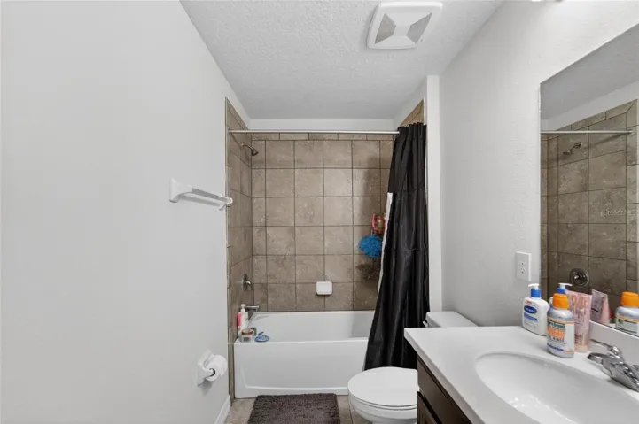Full bathroom #3