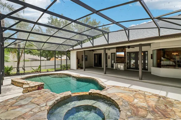 SPA OVERLOOKING POOL