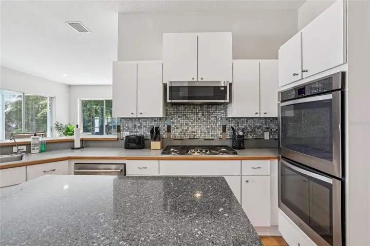 Double Oven / Gas Cooktop