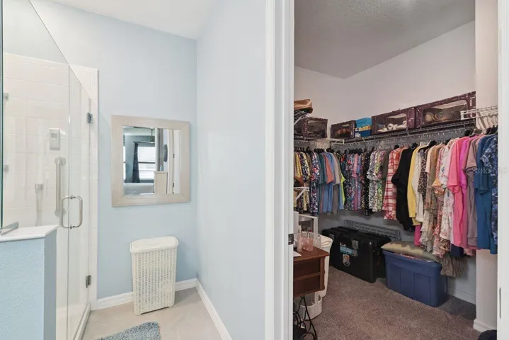 Walk-in Closet