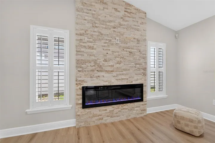 Electric fireplace